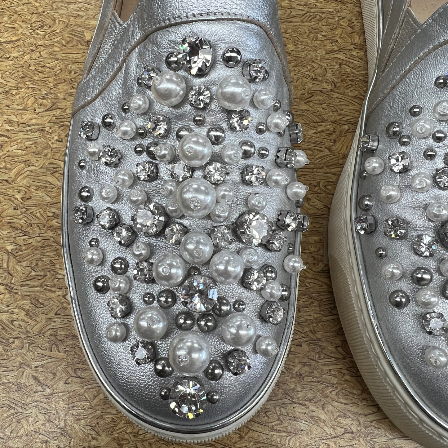 Shoes Designer By Stuart Weitzman In Silver, Size:5.5