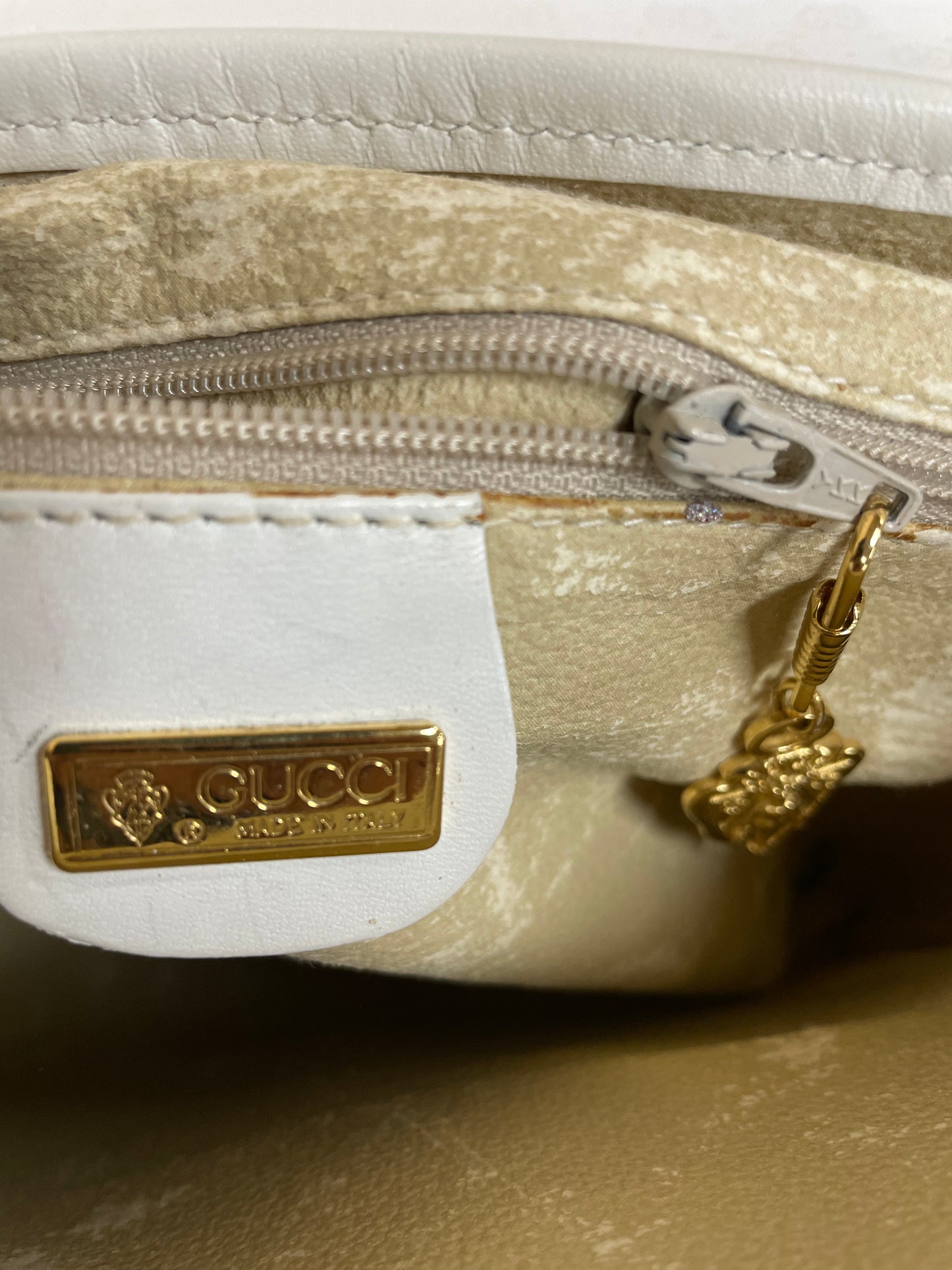Crossbody Luxury Designer By Gucci, Size: Small