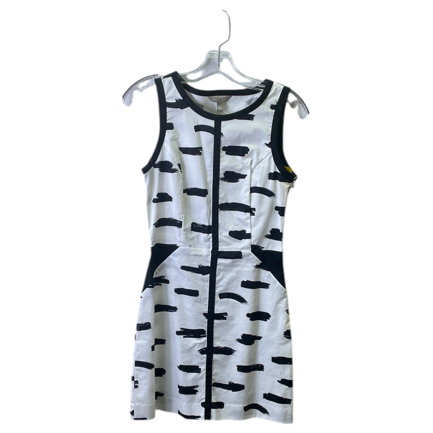 Dress Casual Short By Banana Republic In Black & White, Size:Xs