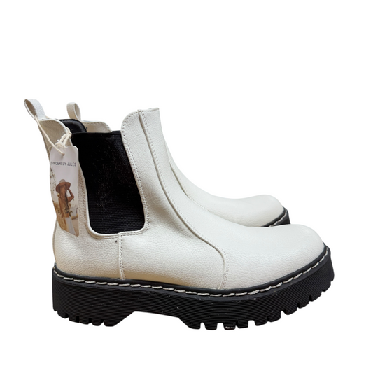 Boots Ankle Flats By Sincerely Jules In White, Size:7.5
