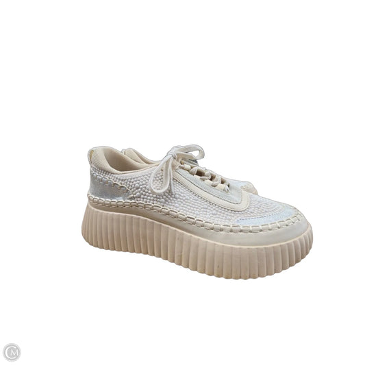 Shoes Sneakers By Universal Thread In Cream, Size: 7.5