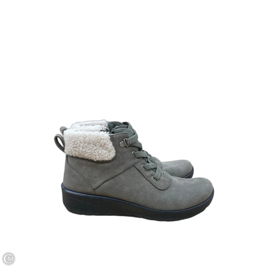 Boots Ankle Flats By Bzees In Green, Size: 9