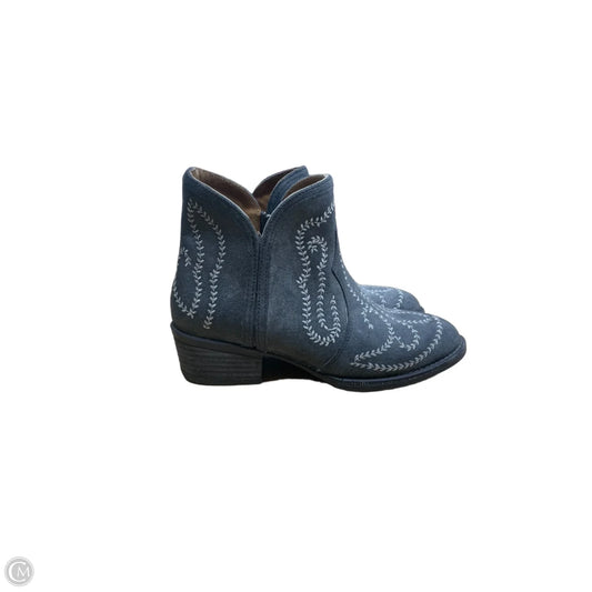 Boots Western By Sterling River In Grey & White, Size: 7