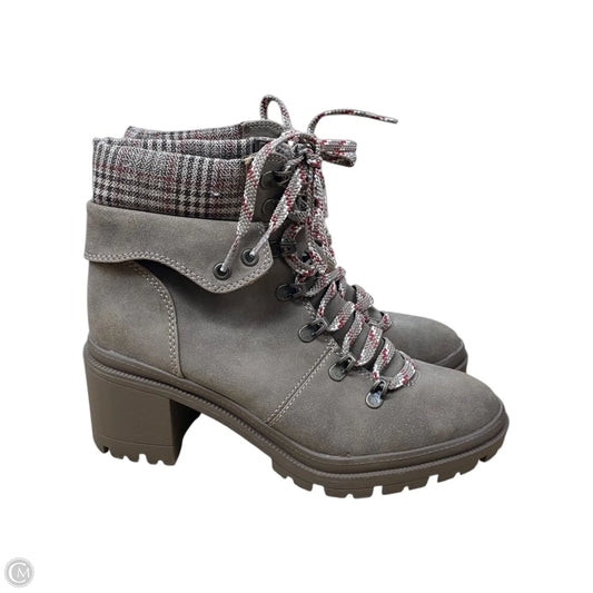Boots Ankle Heels By Jelly Pop In Taupe, Size: 7.5