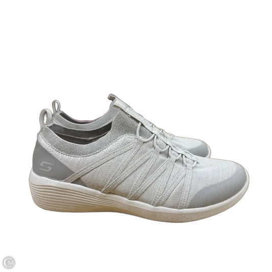 Shoes Sneakers By Skechers In Grey & White, Size: 7.5