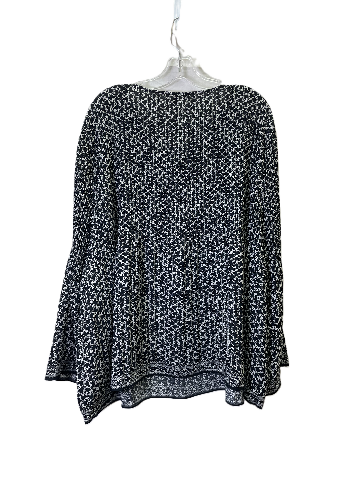 Top Long Sleeve By Max Studio In Black & White, Size: 3x