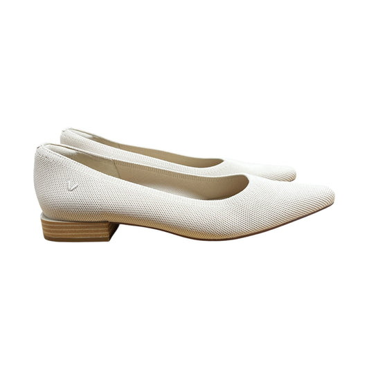 Shoes Flats By Vivaia In Cream, Size:9
