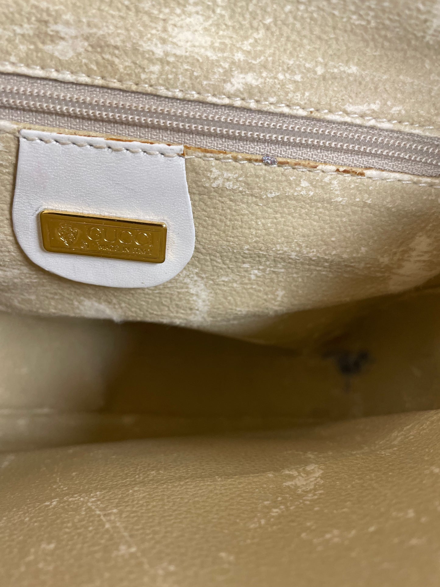 Crossbody Luxury Designer By Gucci, Size: Small