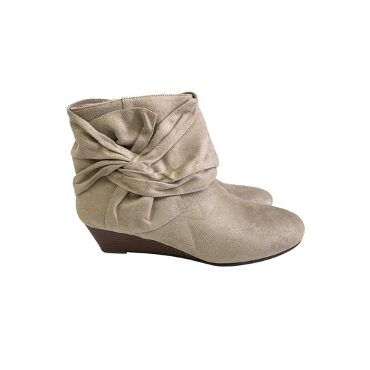 Boots Ankle Flats By Comfortview In Taupe, Size:12