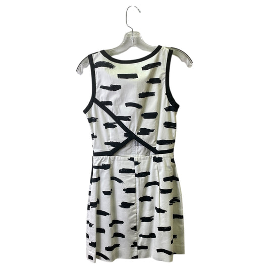 Dress Casual Short By Banana Republic In Black & White, Size:Xs