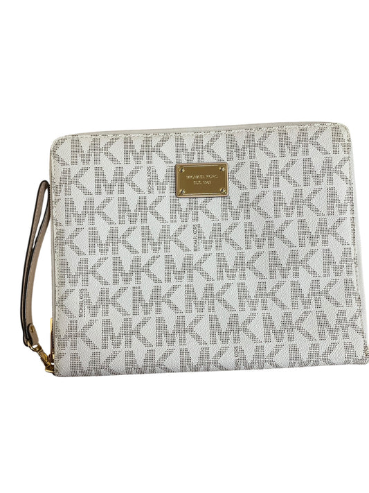 Laptop Bag Designer By Michael Kors In Cream, Size:Medium