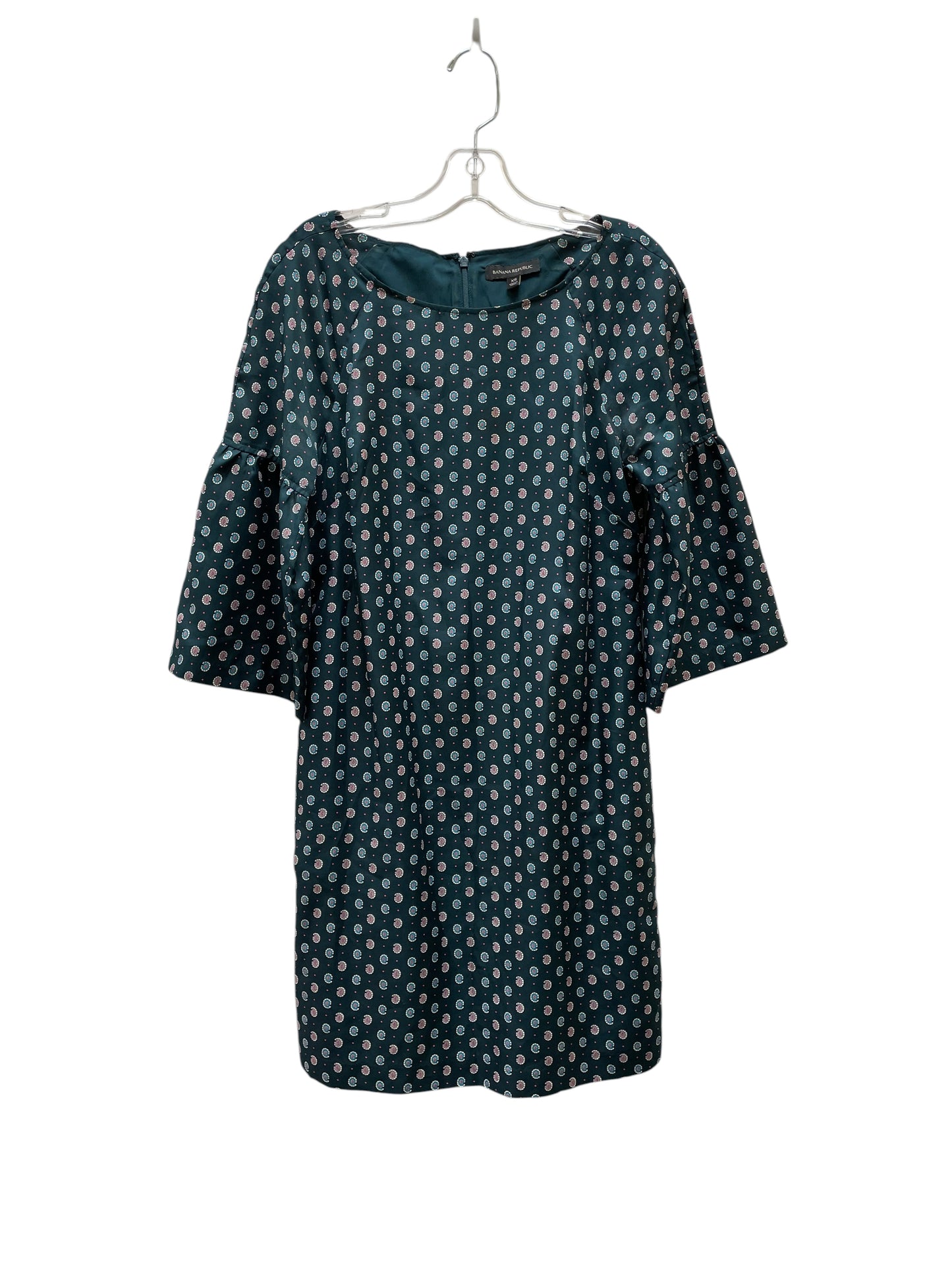 Dress Casual Short By Banana Republic In Green, Size:Xs