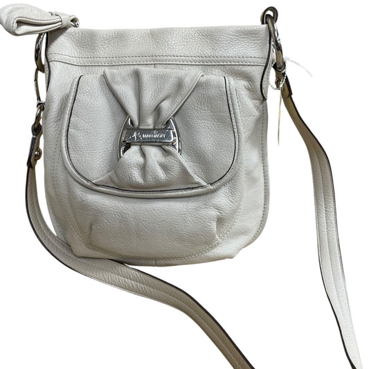 Crossbody By Makowsky In Cream, Size:Medium