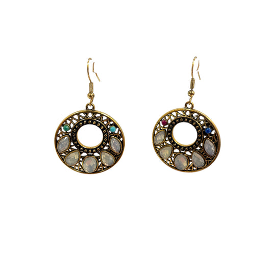 Earrings Dangle/Drop By Cme In Gold & White