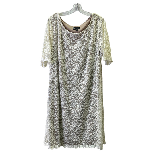 Dress Casual Short By Connected Apparel In Cream, Size:2X