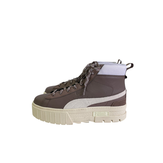Shoes Sneakers By Puma In Taupe, Size:11