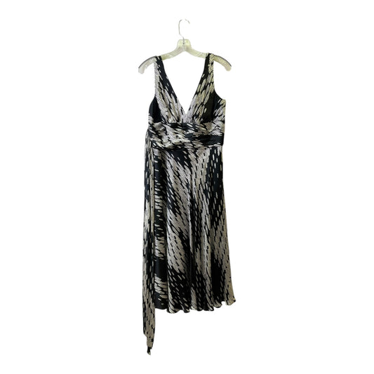 Dress Casual Midi By Carmen By Carmen Marc Valvo In Black & White, Size:L