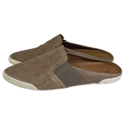 Shoes Designer By Frye In Taupe, Size:7.5