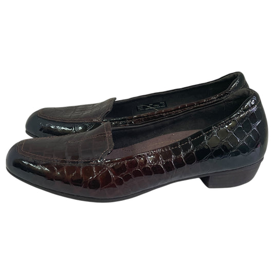 Shoes Flats By Clarks In Brown, Size:7